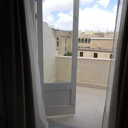Mediterranean Apartment *